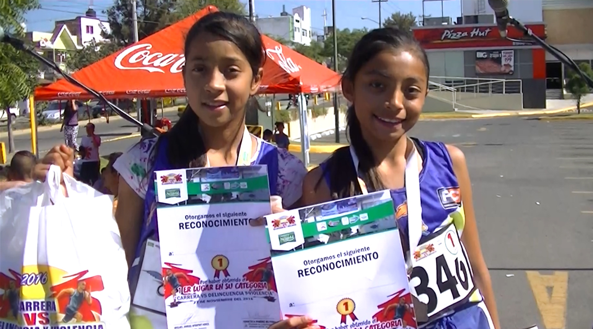 ENTREGA DE LAS MEDALLAS A LOS GANADORES
